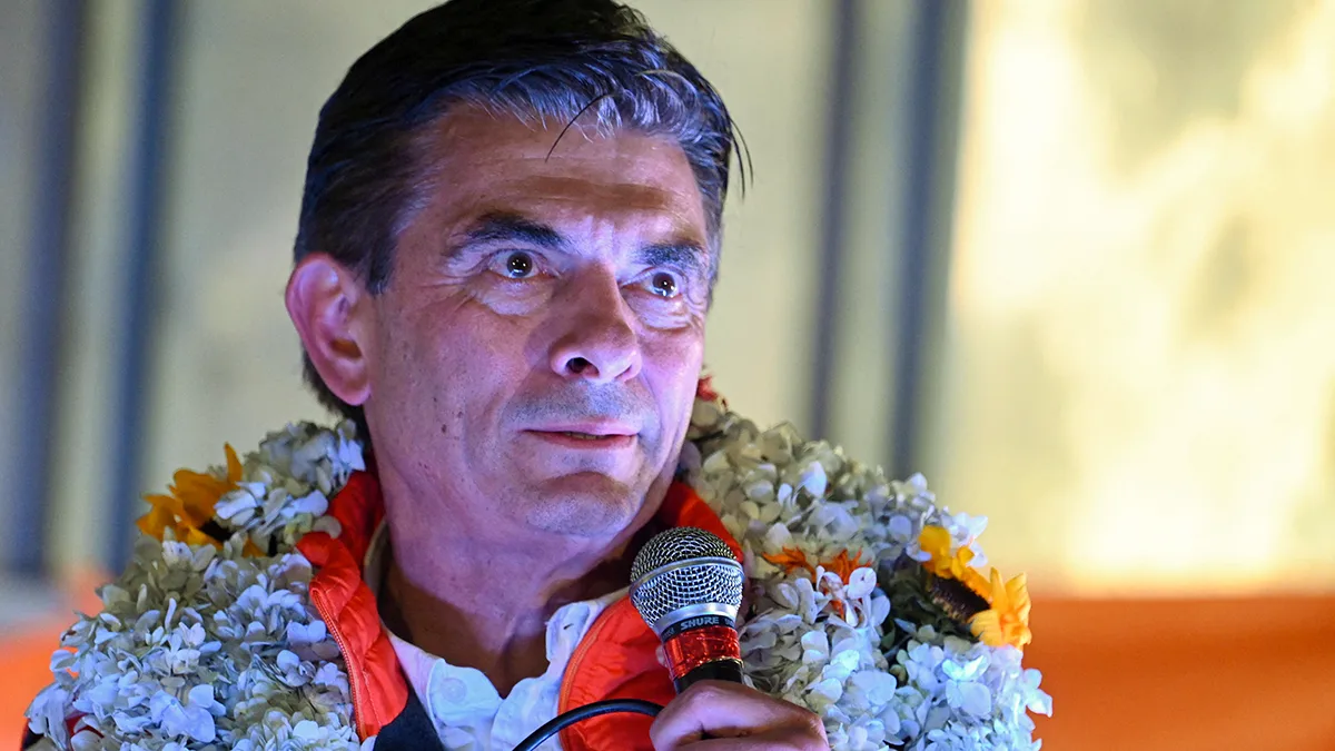 <p>El senador centrista y candidato presidencial Rodrigo Paz, del Partido Demócrata Cristiano (PDC), celebra tras los resultados preliminares el día de la segunda vuelta de las elecciones presidenciales, en La Paz, Bolivia, el 19 de octubre de 2025 - REUTERS/ CLAUDIA MORALES</p>
