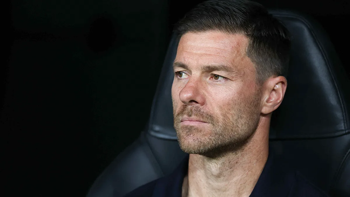 <p>El entrenador del Real Madrid, Xabi Alonso, antes del partido - REUTERS/ VIOLETA SANTOS MOURA </p>
