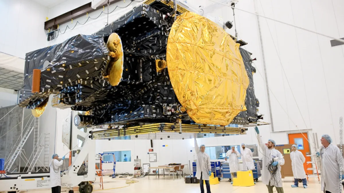 Hispasat, el operador español de comunicaciones comerciales vía satélite, asume desde hace 30 años el papel de compañía tractora de la industria espacial nacional en la fabricación de sus satélites Hispasat y Amazonas - PHOTO/Hispasat