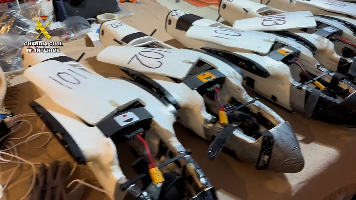 <p>Han sido intervenidos ocho drones artesanales listos para ser usados en el narcotráfico y otros diez pendientes de montaje - PHOTO/GUARDIA CIVIL</p>
