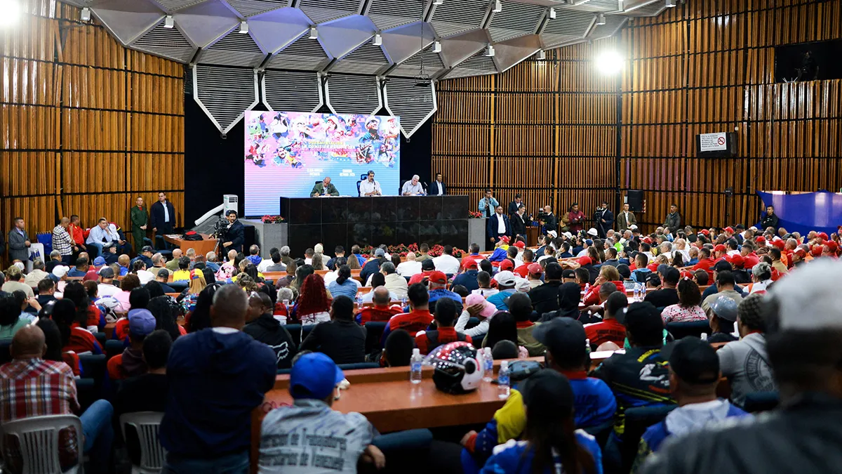 Nicolás Maduro asiste a un acto con sus seguidores tras la declaración del presidente estadounidense Donald Trump en Caracas, Venezuela, el 23 de octubre de 2025 - Palacio de Miraflores vía REUTERS