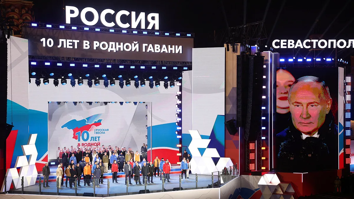 Vladimir Putin conmemora el décimo aniversario de la anexión de Crimea por parte de Rusia, en la Plaza Roja, en el centro de Moscú, Rusia, el 18 de marzo de 2024 - Sputnik/Gavriil Grigorov/Kremlin vía REUTERS