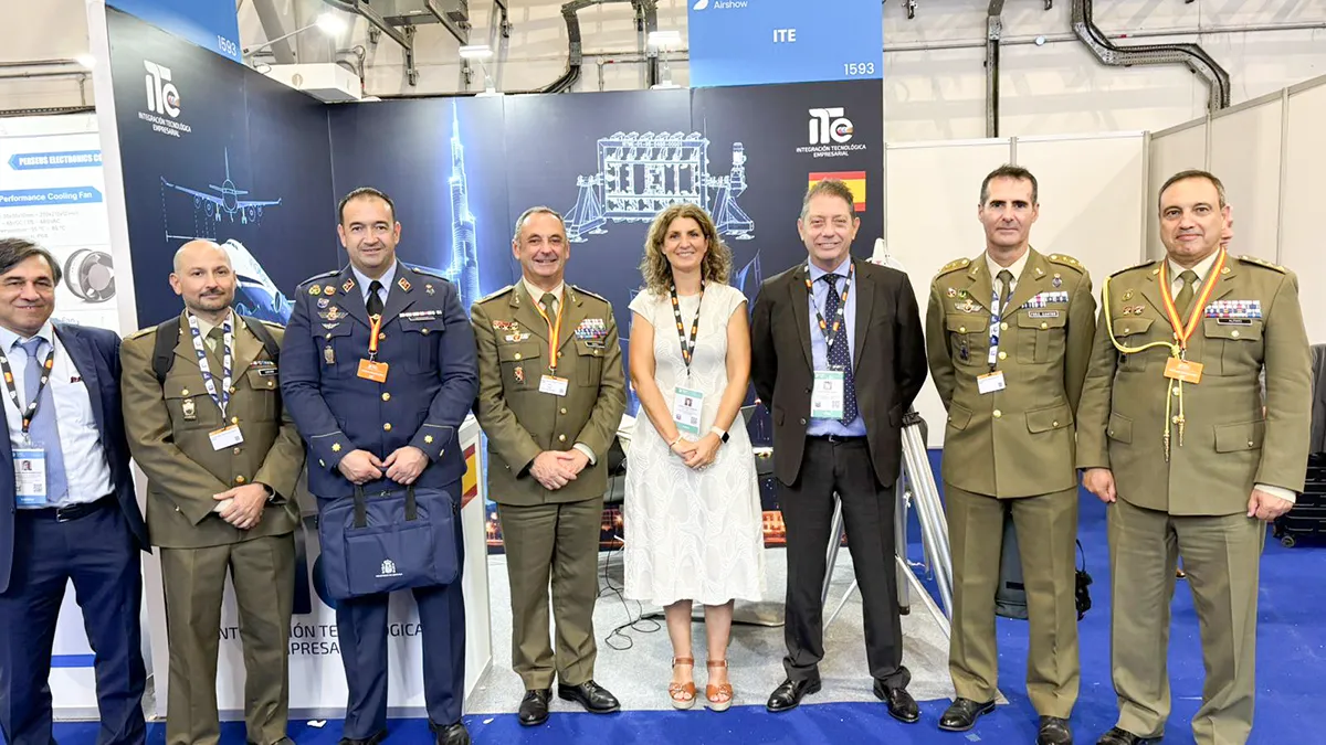 El subdirector general de Estrategia Industrial de la Defensa, general Vicente Torres, ha visitado el salón con su equipo y ha mantenido reuniones con todas las empresas españolas y con diversas autoridades del país anfitrión - PHOTO/Esqe