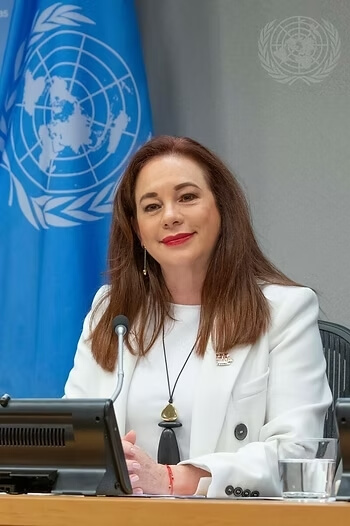 María Fernanda Espinosa