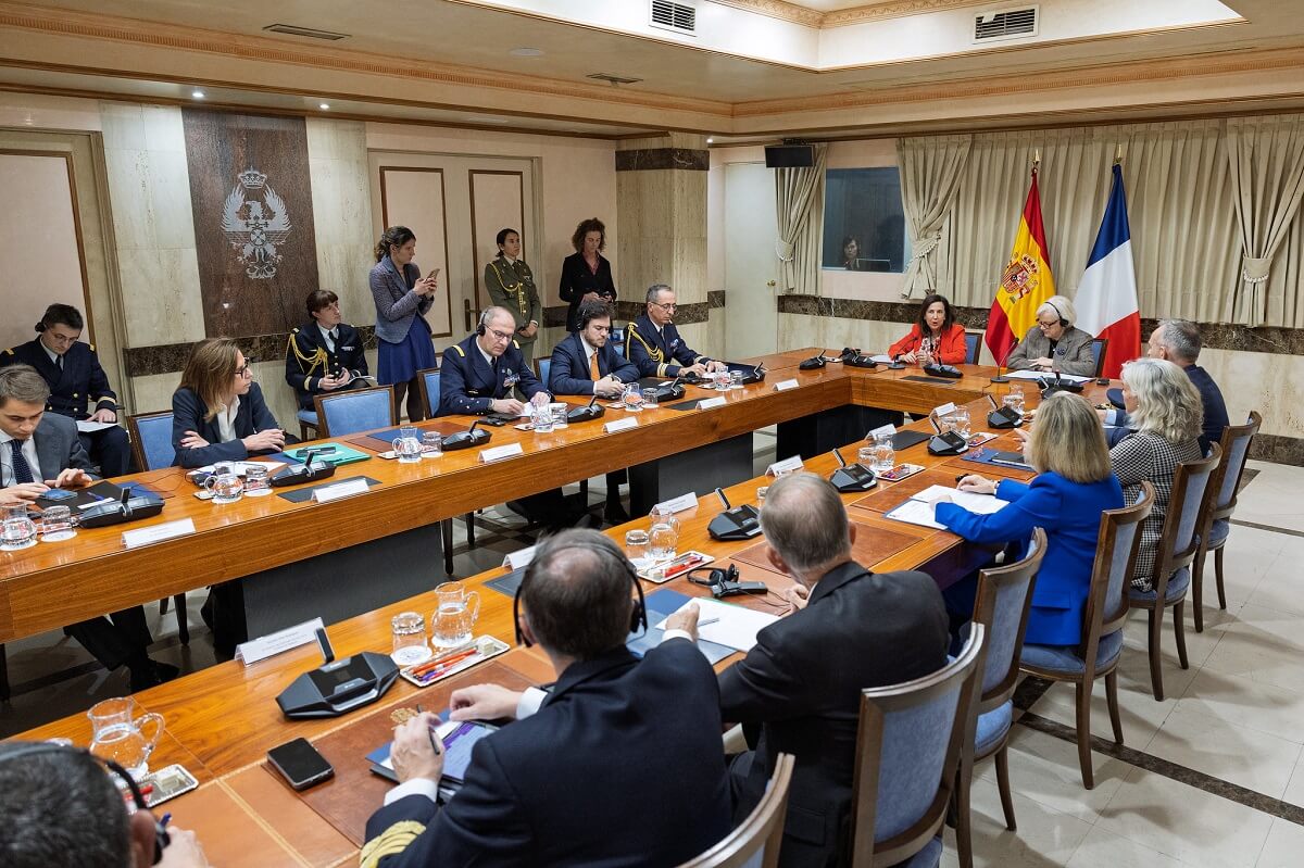 El primer contacto entre las ministras Vautrin y Robles trató a grandes rasgos sobre la coordinación bilateral en operaciones de paz en el marco de la OTAN y la UE y la evolución de los programas de armamento - PHOTO/MDE-Rubén Somonte