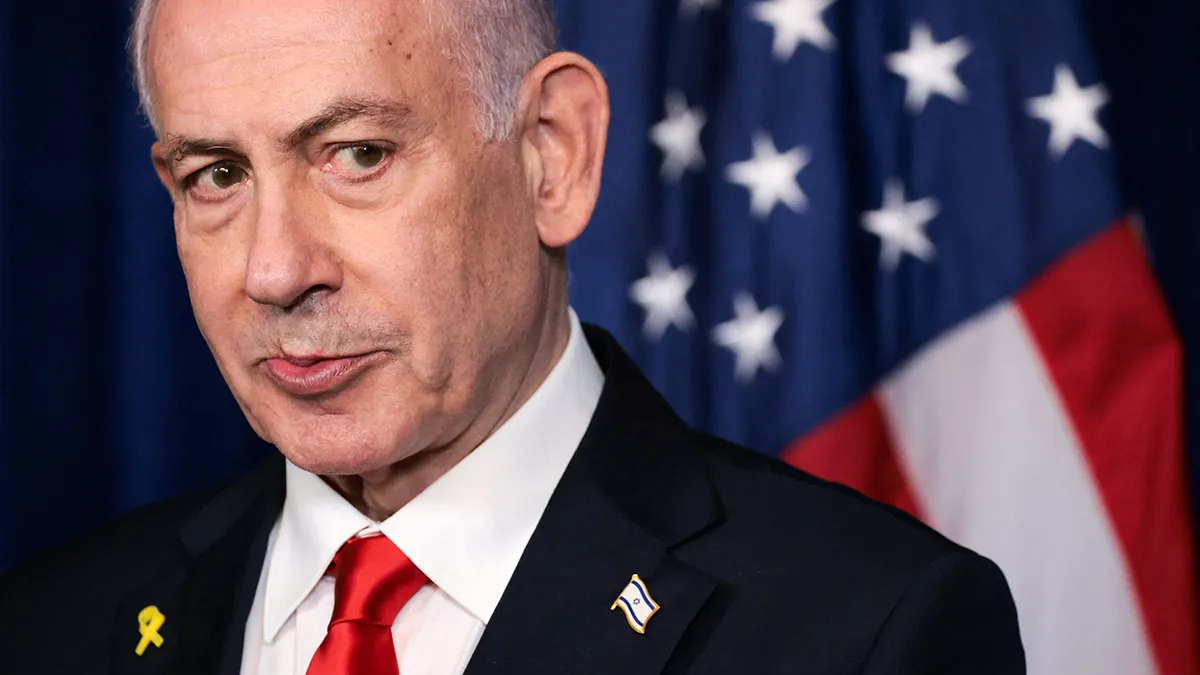 El primer ministro israelí, Benjamin Netanyahu, asiste a una rueda de prensa con el presidente estadounidense, Donald Trump  tras reunirse en el club Mar-a-Lago de Trump en Palm Beach, Florida (EE. UU.), el 29 de diciembre de 2025 - REUTERS/ JOHATHAN ERNST