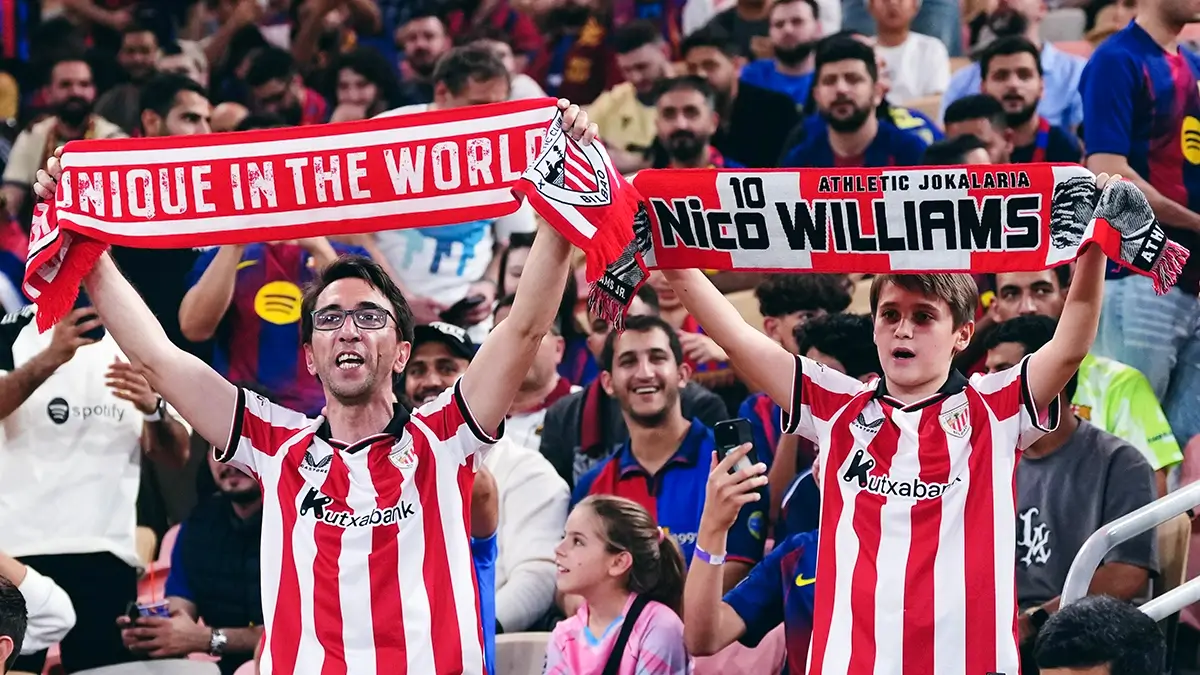 Aficionados del Athletic Club del Bilbao durante la semifinal entre el conjunto vasco y el FC Barcelona - PHOTO/RFEF