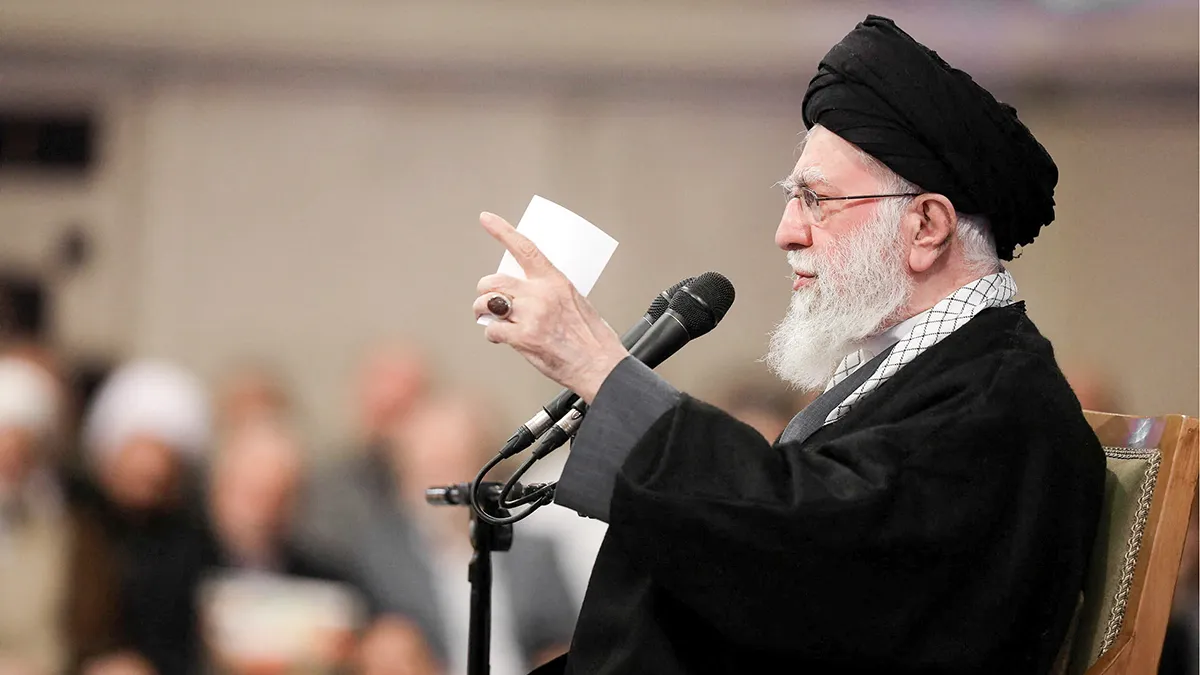 <p>El líder supremo de Irán, el ayatolá Alí Jamenei, habla durante una reunión en Teherán, Irán, el 3 de enero de 2026 - Oficina del líder supremo iraní/WANA (Agencia de Noticias de Asia Occidental) via REUTERS </p>
