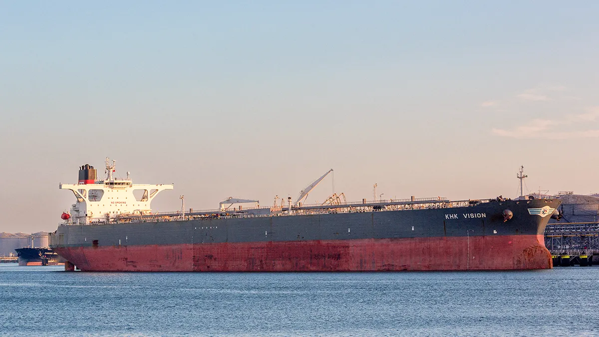 <p>El Ionic, un petrolero dedicado al transporte de petróleo venezolano que fue recientemente incautado por Estados Unidos, en medio de las crecientes tensiones entre Venezuela y Estados Unidos, está atracado en San Francisco, Venezuela, el 13 de diciembre de 2025 - REUTERS/ ISAAC URRUTIA </p>
