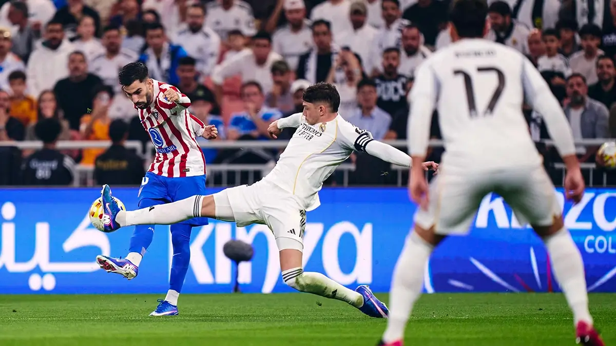 Valverde y Baena durante un lance del juego - PHOTO/RFEF