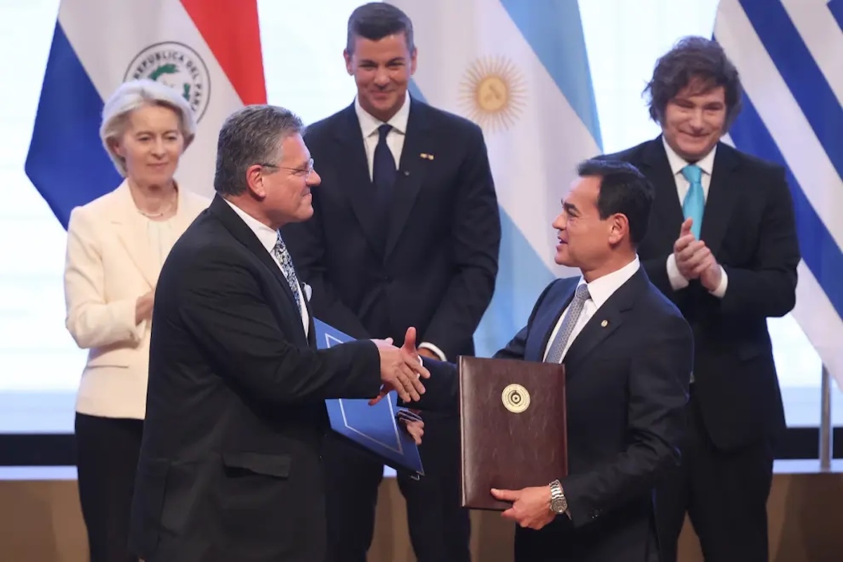 el-mercosur-y-la-ue-firman-el-acuerdo-de-libre-comercio-tras-26-anos-de-negociaciones-1.jpeg copia