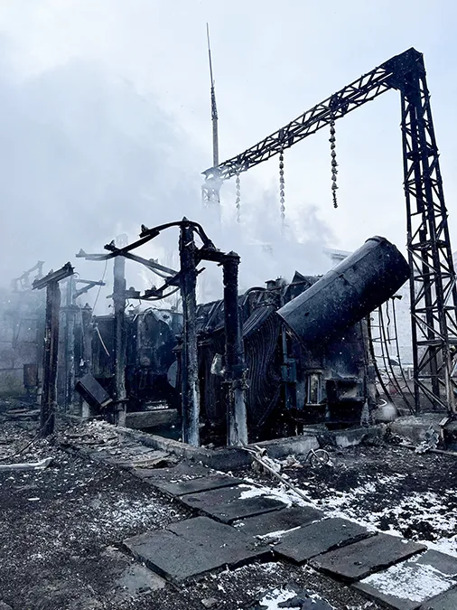 <p>Vista de una instalación energética dañada durante un ataque con drones rusos, en medio del ataque de Rusia a Ucrania, en Odesa, Ucrania, el 19 de enero de 2026 - Servicio de prensa de la empresa energética DTEK a través de Telegram vía REUTERS </p>