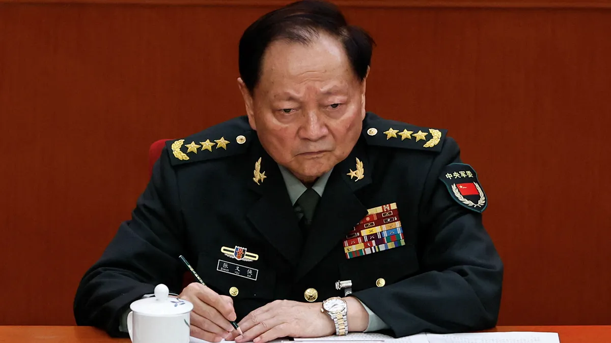 <p>El Vicepresidente de la Comisión Militar Central, Zhang Youxia, asiste a la segunda sesión plenaria del Congreso Nacional del Pueblo (APN), en el Gran Salón del Pueblo en Beijing, China, el 8 de marzo de 2025 - REUTERS/ TINGSHU WANG</p>
