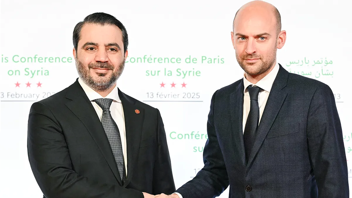 <p paraid="1499095774" paraeid="{a355807c-6164-4fde-832c-0b321b7507a6}{43}">El Ministro de Relaciones Exteriores de Siria, Asaad al-Shaibani, estrecha la mano del Ministro francés para Europa y Asuntos Exteriores, Jean-Noel Barrot, antes de la Conferencia Internacional sobre Siria en París, Francia, el 13 de febrero de 2025 - PHOTO/ BERTRAND GUAY via REUTERS</p>
