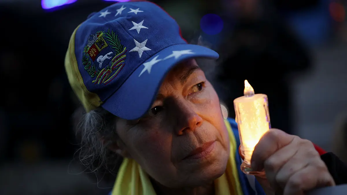 Una mujer durante una protesta de inmigrantes venezolanos, en Madrid, España, el 31 de enero de 2026 - REUTERS/ ALEJANDRO MARTINEZ VELEZ