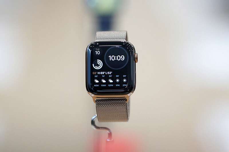 El nuevo Apple Watch Serie 5 se exhibe en el área de demostración durante un evento de lanzamiento en sus oficinas centrales en Cupertino, California, EE.UU. el 10 de septiembre de 2019