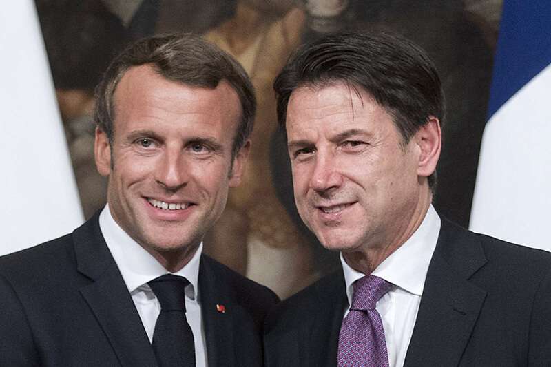 El presidente francés Emmanuel Macron, junto al primer ministro italiano Giuseppe Conte durante una conferencia de prensa en el Palacio Chigi, el 18 de septiembre de 2019