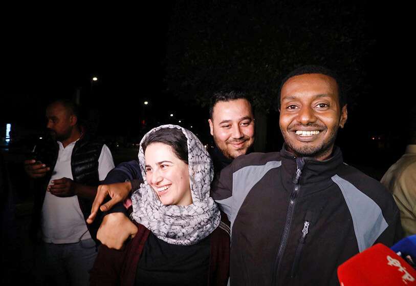 La joven y su prometido salen de una cárcel de Rabat